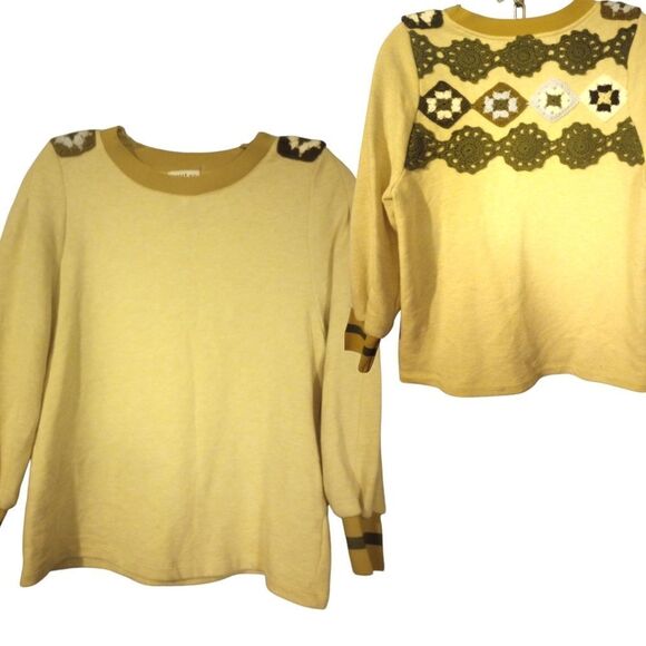 Pleated sleeve sweatshirt with crochet accent on back - Picture 1 of 9